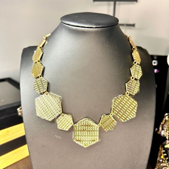 NWT Christian Siriano New York Gold Tone Hexagon statement necklace! - Picture 1 of 7